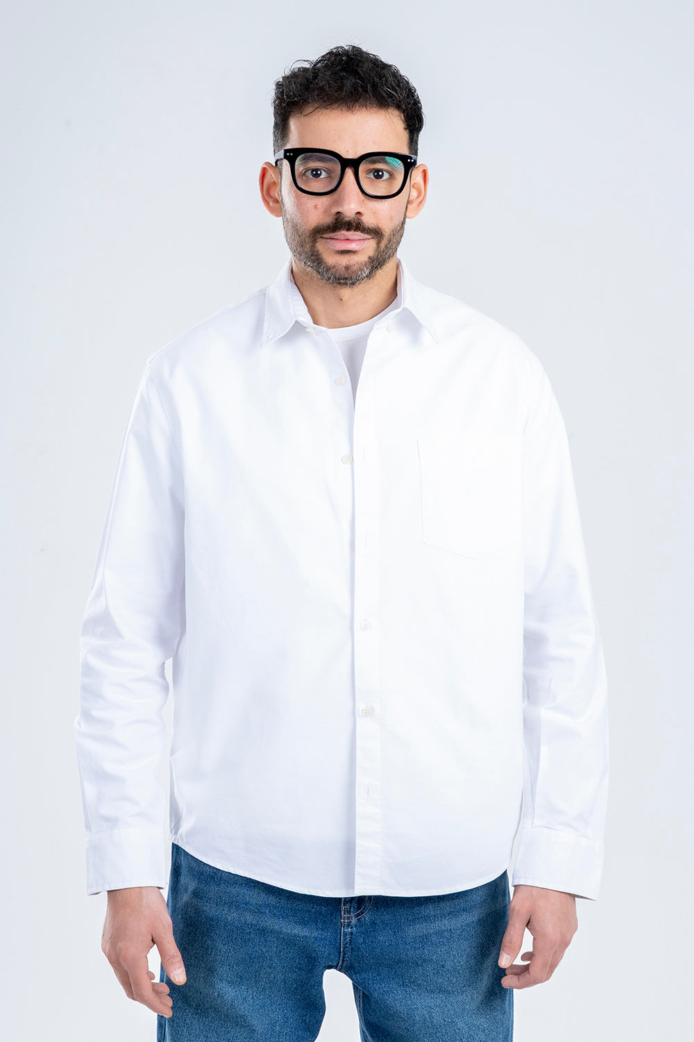 Button-up . Oxford shirt -White