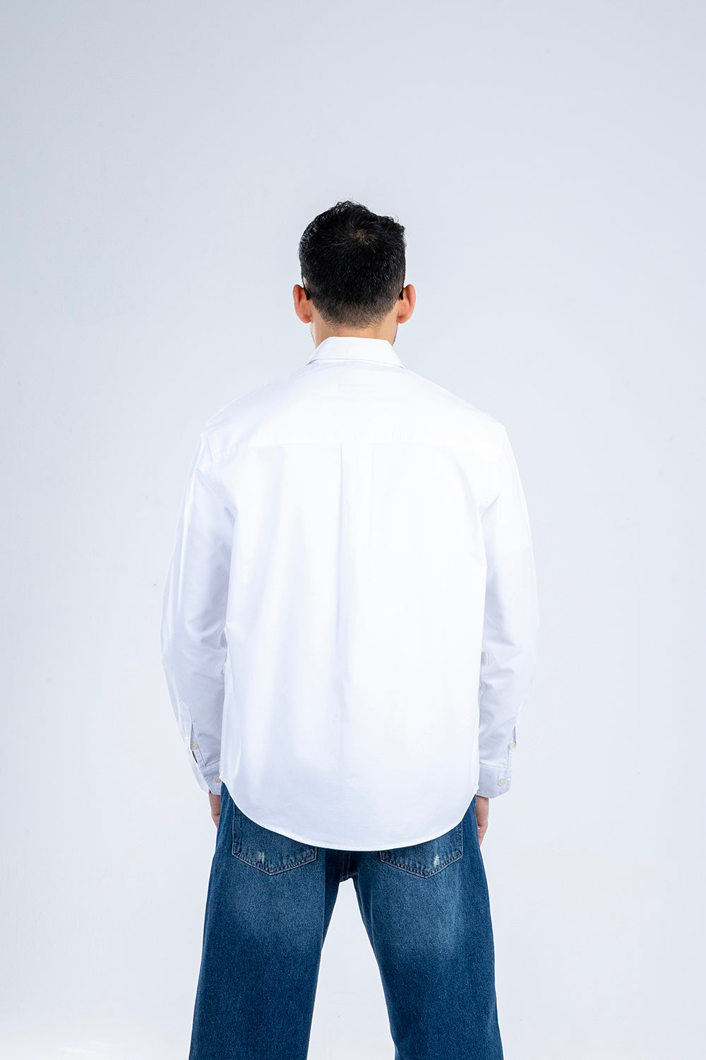 Button-up . Oxford shirt -White