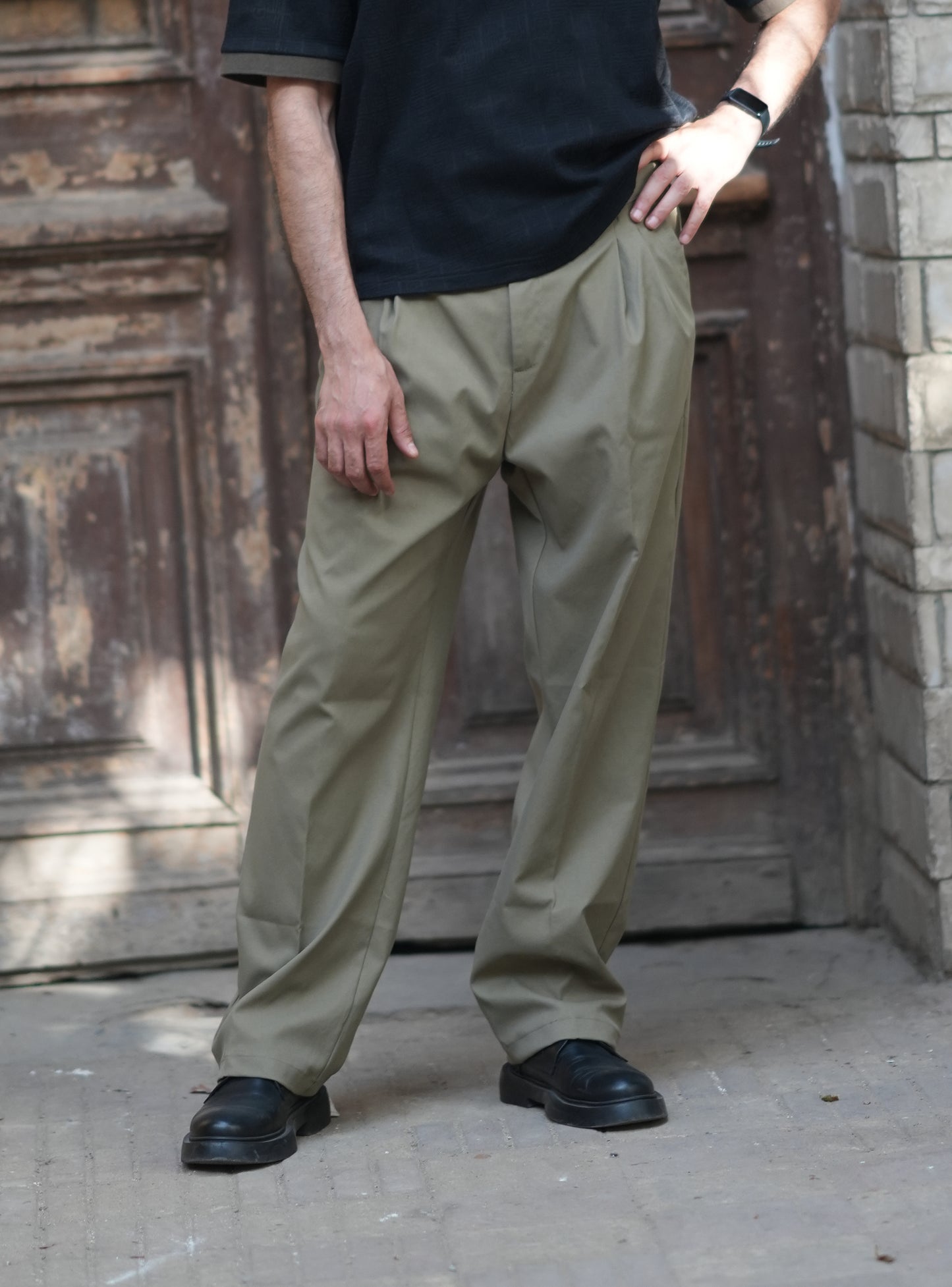 Relaxed Pleated Trousers - Olive Khaki