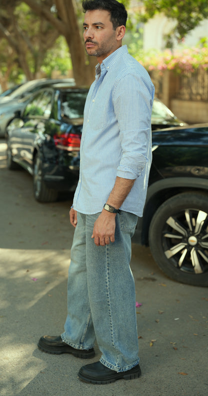 Button-up . Oxford shirt -Blue striped