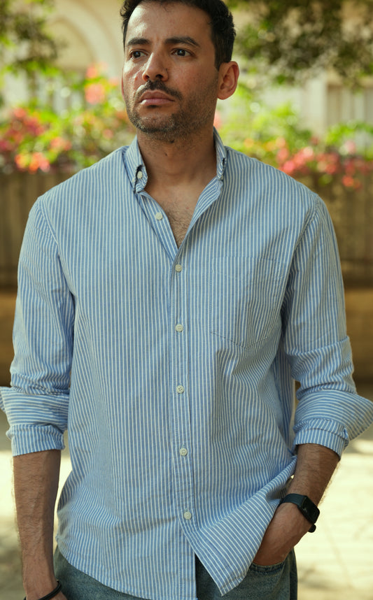 Button-up . Oxford shirt -Blue striped
